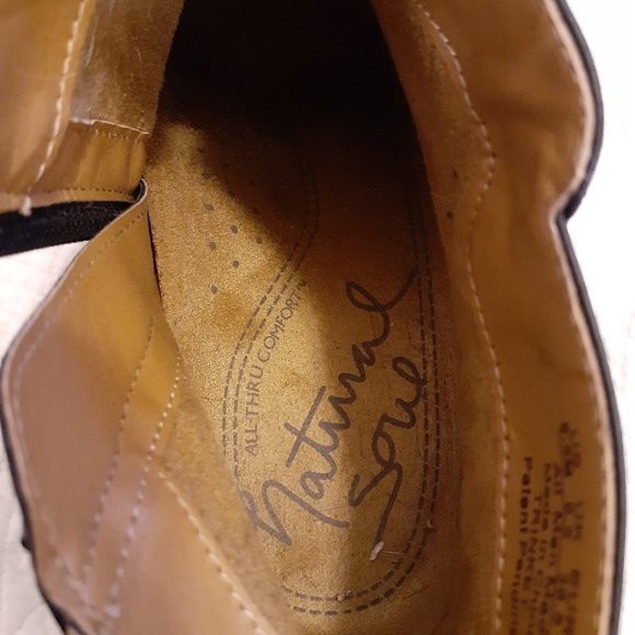 Zip up short boots, size 8.5 - Picture 5 of 7